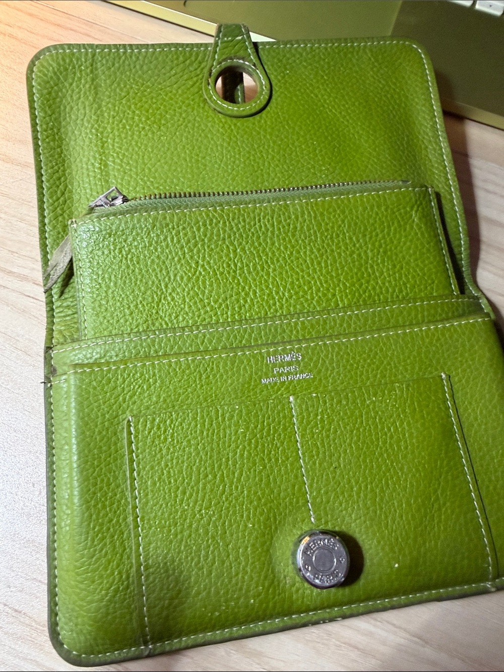 Hermes w/ COA Green Leather Organizer with Snap Closure - Picture 4 of 9